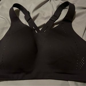Lululemon energy bra high support. 38D. Never worn. Very good condition